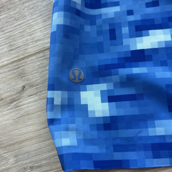 Lululemon El Current Board Shorts Mens 34 Blue Pixel Print Swim Trunks Zip - Picture 4 of 9
